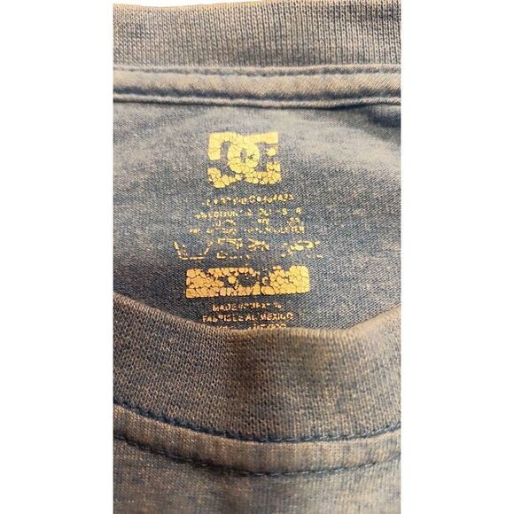 Vintage DC tees both in fair condition both size L - Picture 7 of 7
